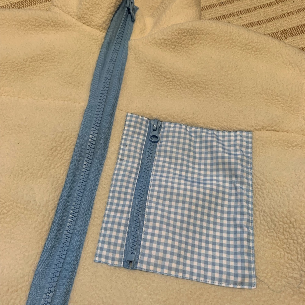 ✨Host pick! NWT Cream Sherpa with Blue Gingham detailing - Picture 7 of 7